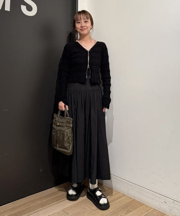 Ito_ririkaさんの「BEAMS WOMEN｜【別注】sita parantica / ヘルメットバッグ」を使ったコーディネート