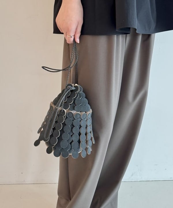 山田 千遥さんの「BEAMS WOMEN｜コンビ ティアード プルオーバー」を使ったコーディネート