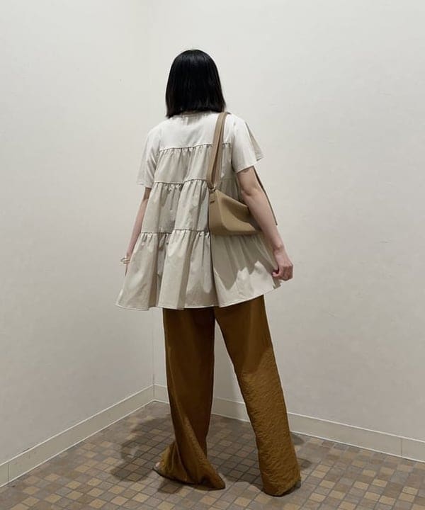 大槻 まひろさんの「BEAMS WOMEN｜コンビ ティアード プルオーバー」を使ったコーディネート