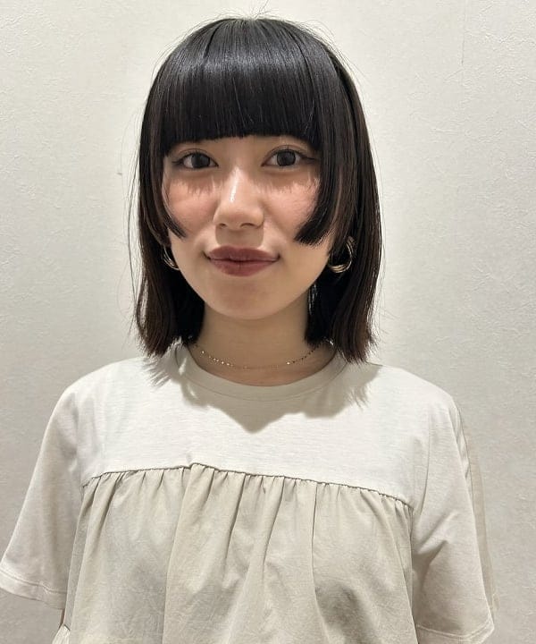 大槻 まひろさんの「BEAMS WOMEN｜コンビ ティアード プルオーバー」を使ったコーディネート