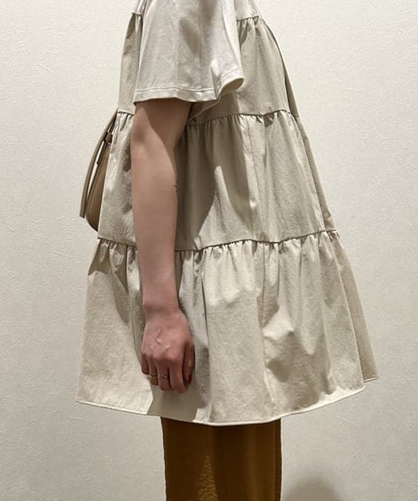 大槻 まひろさんの「BEAMS WOMEN｜コンビ ティアード プルオーバー」を使ったコーディネート