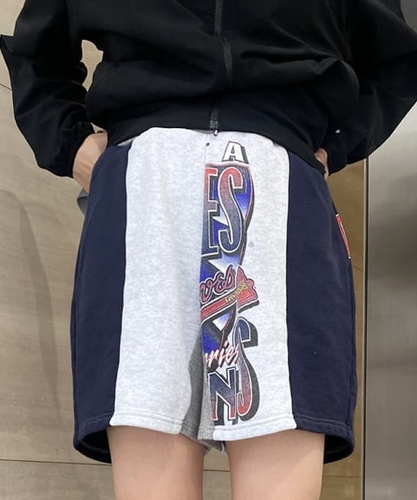 マツド ユメカさんの「BEAMS WOMEN｜【別注】CONTROL FREAK / ダウニー ショルダー バッグ」を使ったコーディネート