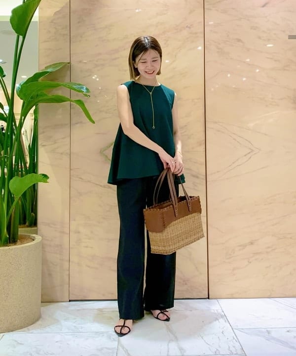 AONO SHIKAMAさんの「BEAMS WOMEN｜ラッセルメッシュ ノースリーブ プルオーバー」を使ったコーディネート