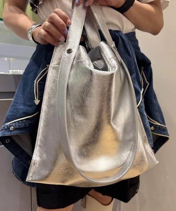 オカベ　アヤカさんの「BEAMS WOMEN｜【別注】GOOD ROCK SPEED / MUSIC Tシャツ」を使ったコーディネート