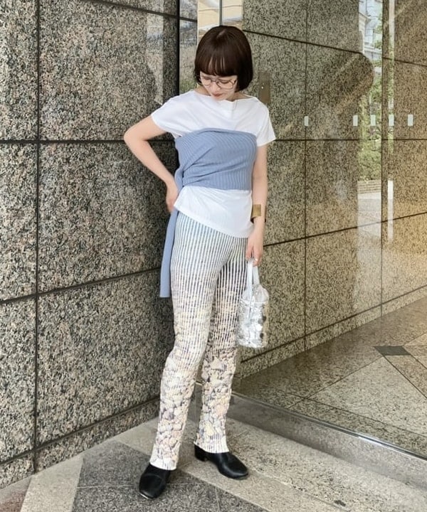 多田 日奈子さんの「BEAMS WOMEN｜アシンメトリーヘム ハーフスリーブ プルオーバー」を使ったコーディネート