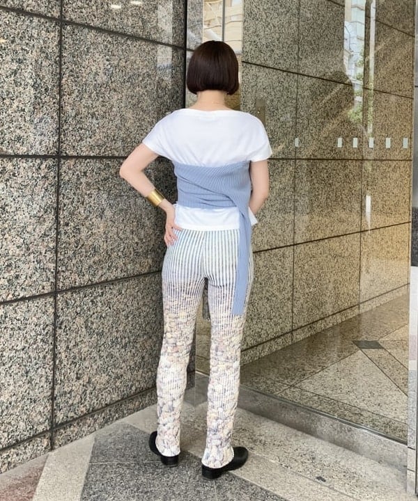 多田 日奈子さんの「BEAMS WOMEN｜アシンメトリーヘム ハーフスリーブ プルオーバー」を使ったコーディネート