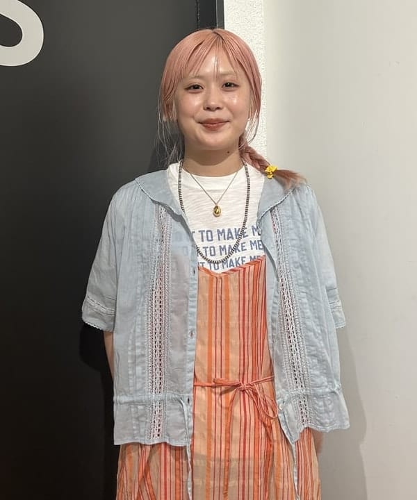 安藤 菜央さんの「BEAMS WOMEN｜ストライプ キャミ ワンピース」を使ったコーディネート