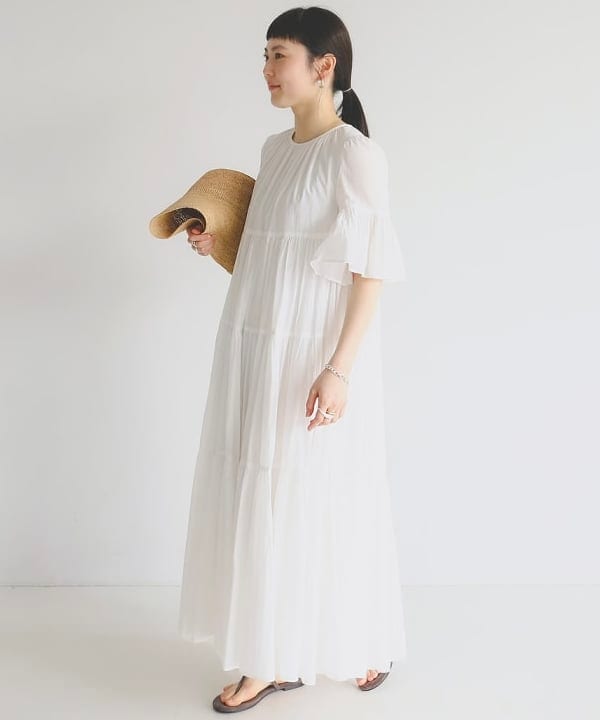 Ichika Hondaさんの「BEAMS WOMEN｜MARIHA / 春のすずらん ソリッド ワンピース」を使ったコーディネート