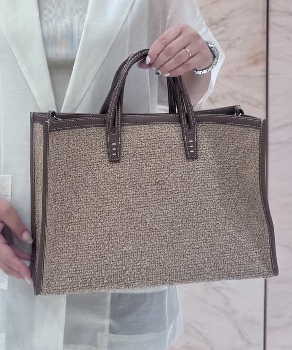 小笠原 楓さんの「BEAMS WOMEN｜シアー オーバー テーラージャケット」を使ったコーディネート