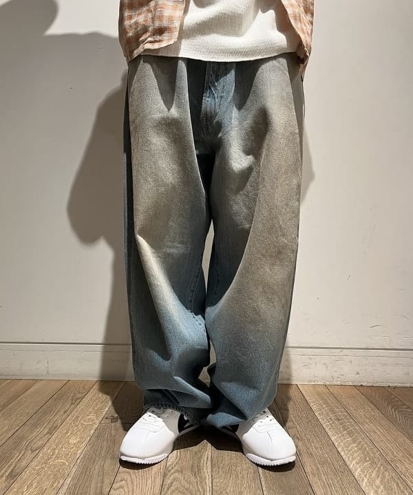 BANさんの「BEAMS WOMEN｜ワイドストレート デニムパンツ」を使ったコーディネート