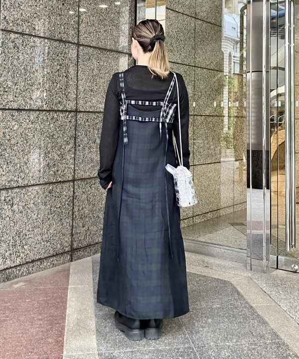 YABUさんの「BEAMS WOMEN｜blicenscell / sequin buscket バッグ」を使ったコーディネート