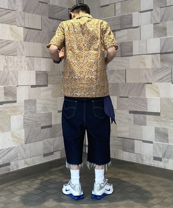 Lazzyさんの「ドット ハンカチ」を使ったコーディネート