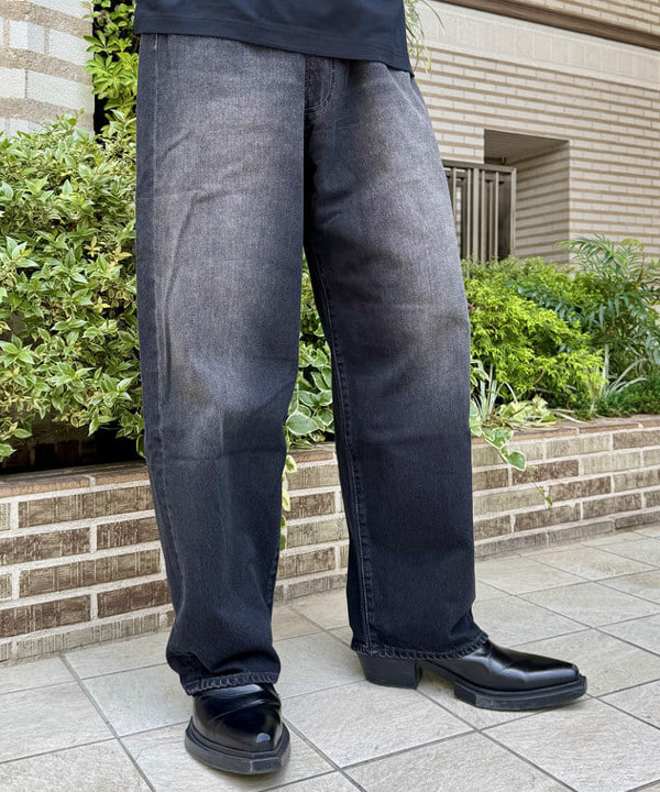 配島 孝明さんの「BEAMS WOMEN｜ルーズ シルケットTシャツ」を使ったコーディネート