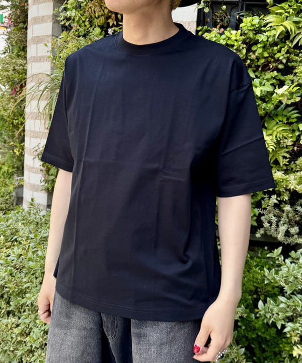 配島 孝明さんの「BEAMS WOMEN｜ルーズ シルケットTシャツ」を使ったコーディネート