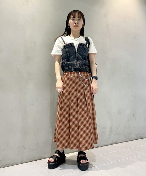 カタヤマ アヤさんの「BEAMS WOMEN｜チェック プリーツ スカート」を使ったコーディネート