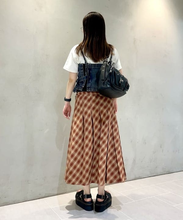 カタヤマ アヤさんの「BEAMS WOMEN｜チェック プリーツ スカート」を使ったコーディネート