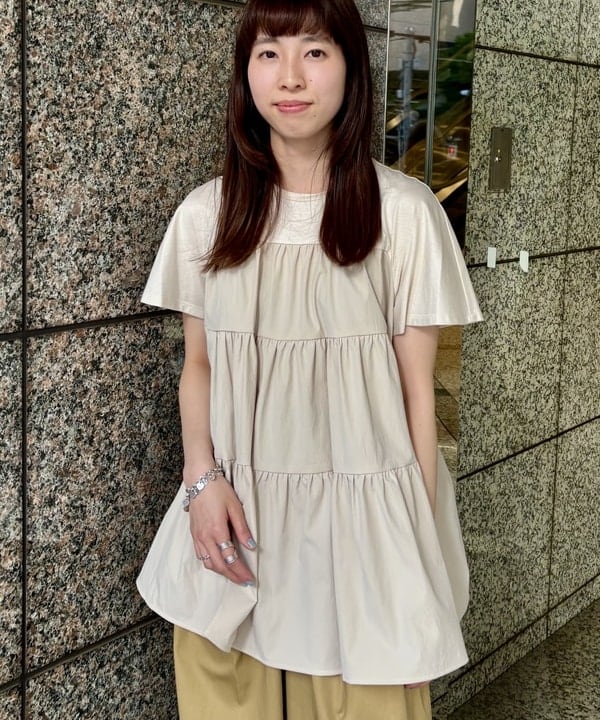 はやしあかねさんの「BEAMS WOMEN｜コンビ ティアード プルオーバー」を使ったコーディネート