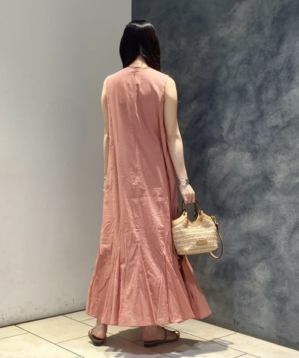 丸山 真菜美さんの「BEAMS WOMEN｜ポインテッド ヌードサンダル .M」を使ったコーディネート