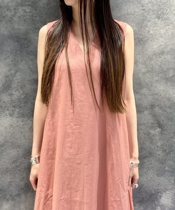 丸山 真菜美さんの「BEAMS WOMEN｜ポインテッド ヌードサンダル .M」を使ったコーディネート