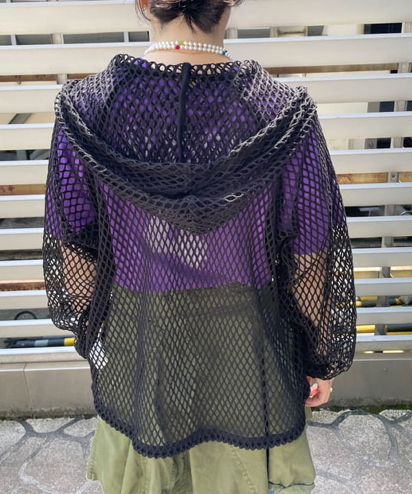 コウリキ　マミさんの「BEAMS WOMEN｜Manhattan Portage / 別注 MP1603-3EMB-BMB」を使ったコーディネート