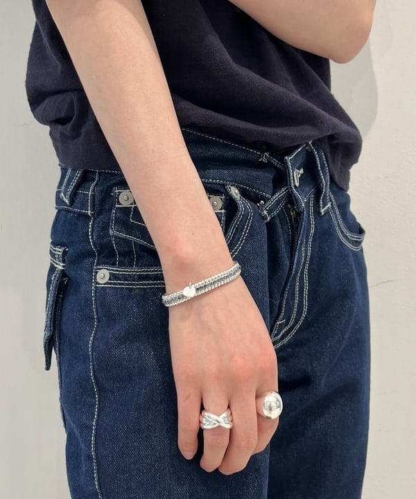 神坂 莉子さんの「BEAMS WOMEN｜PHILIPPE AUDIBERT × Demi-Luxe BEAMS / 別注 Greene ブレスレット」を使ったコーディネート