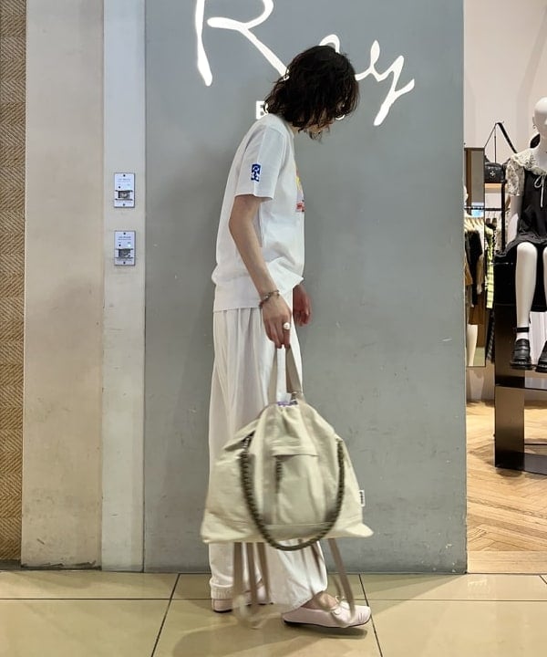神坂 莉子さんの「BEAMS WOMEN｜CONTROL FREAK / ナイロン 3Way トートバッグ」を使ったコーディネート