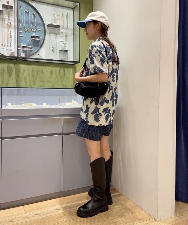 大木さんの「BEAMS WOMEN｜OAS / Sail Contraste Cuba Terry Shirt」を使ったコーディネート