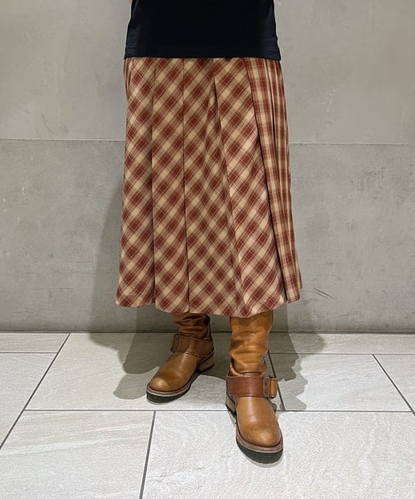 星野 真依さんの「BEAMS WOMEN｜チェック プリーツ スカート」を使ったコーディネート