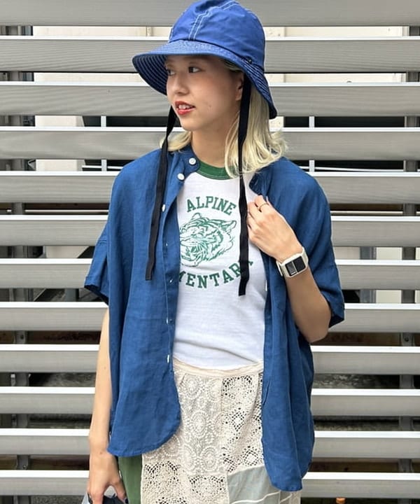 MATSUMOTO AMIさんの「BEAMS WOMEN｜リネン ソリッド スタンドカラーシャツ」を使ったコーディネート