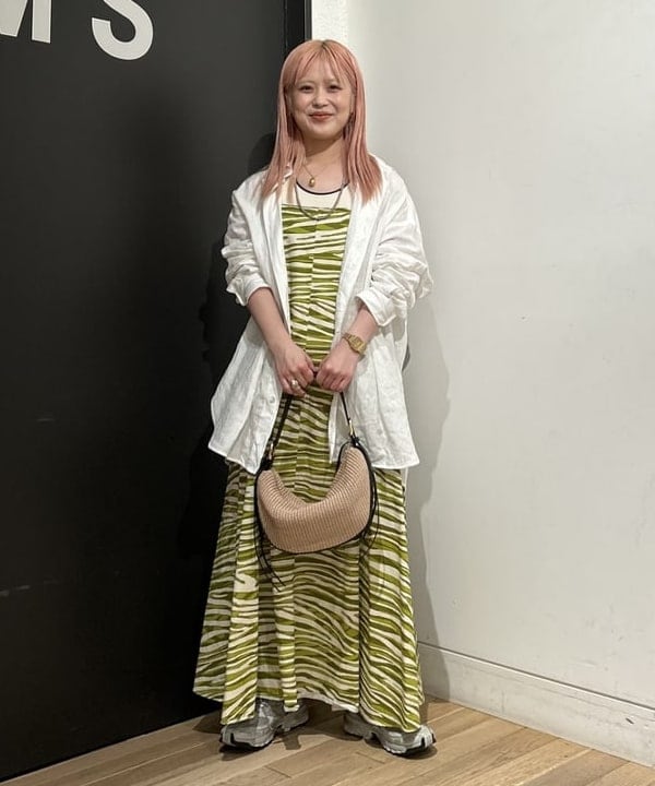 ando naoさんの「BEAMS WOMEN｜TICCA / リネン スクエア ビッグシャツ」を使ったコーディネート