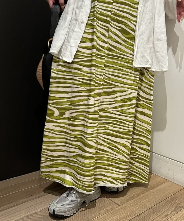 ando naoさんの「BEAMS WOMEN｜TICCA / リネン スクエア ビッグシャツ」を使ったコーディネート