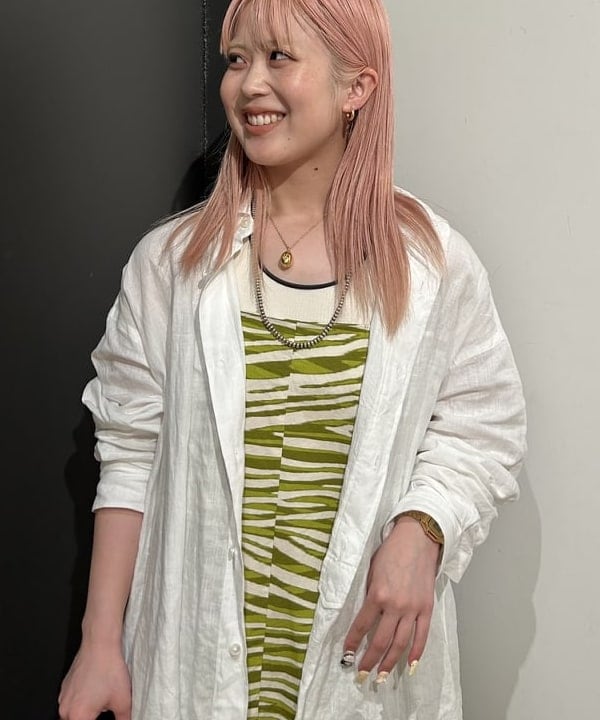 ando naoさんの「BEAMS WOMEN｜TICCA / リネン スクエア ビッグシャツ」を使ったコーディネート