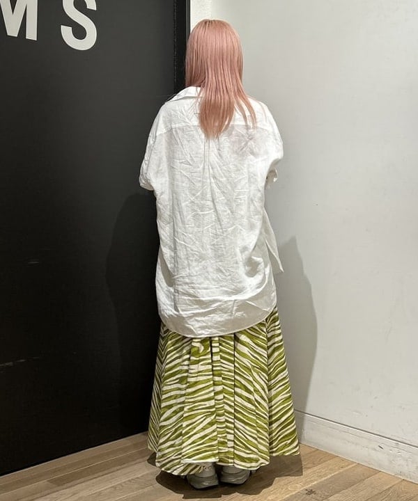 ando naoさんの「BEAMS WOMEN｜TICCA / リネン スクエア ビッグシャツ」を使ったコーディネート