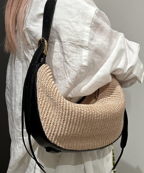 ando naoさんの「BEAMS WOMEN｜TICCA / リネン スクエア ビッグシャツ」を使ったコーディネート