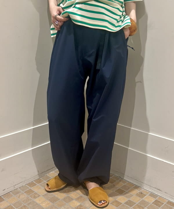 小原 もこさんの「BEAMS WOMEN｜BRIEFING &times; BEAMS BOY / 別注 ヘルメット バッグ」を使ったコーディネート