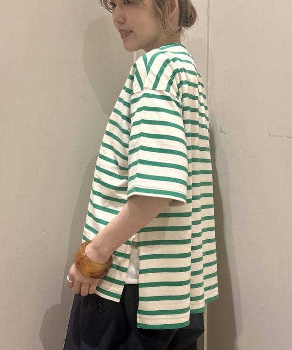 小原 もこさんの「BEAMS WOMEN｜BRIEFING &times; BEAMS BOY / 別注 ヘルメット バッグ」を使ったコーディネート