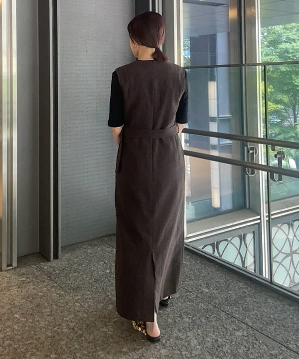 SAKAIさんの「BEAMS WOMEN｜【別注】スタイリスト佐藤佳菜子 × SLOANE / クルーネック リブTシャツ」を使ったコーディネート