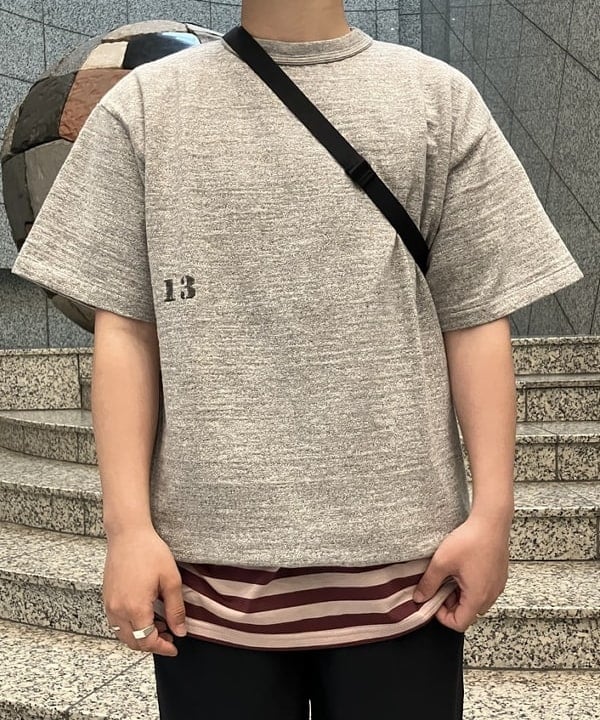 赤羽 花さんの「BEAMS WOMEN｜WAREHOUSE & CO. / 別注 ステンシル13 Tシャツ」を使ったコーディネート