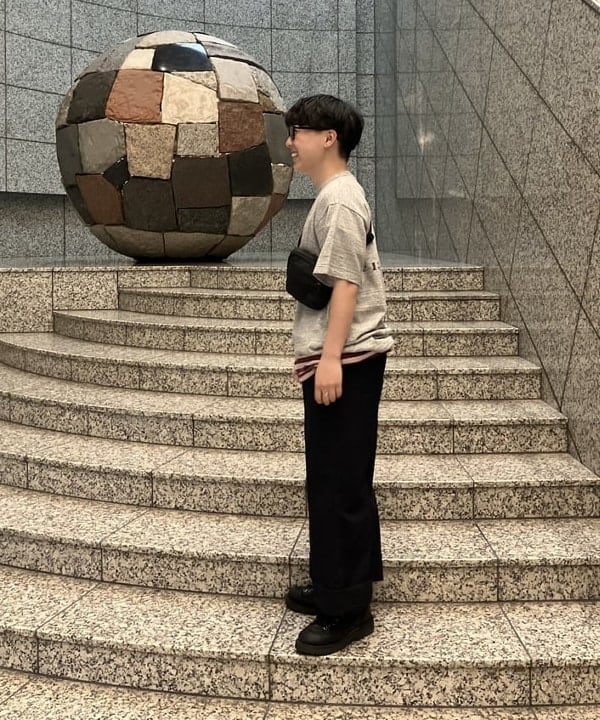 赤羽 花さんの「BEAMS WOMEN｜WAREHOUSE & CO. / 別注 ステンシル13 Tシャツ」を使ったコーディネート