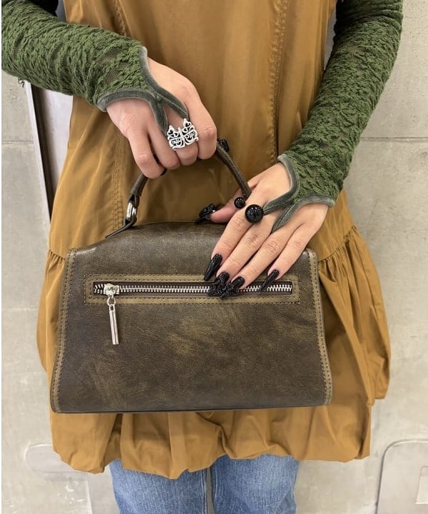 もえのさんの「BEAMS WOMEN｜RED CARD TOKYO / Peace ルーズフレア デニムパンツ」を使ったコーディネート