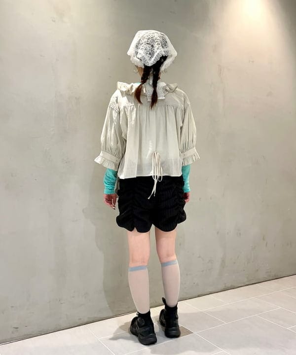 カタヤマ アヤさんの「BEAMS WOMEN｜シアー ハイソックス」を使ったコーディネート