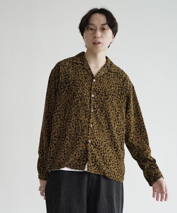 SUDOさんの「BEAMS WOMEN｜アニマルプリント カットオフ オープンカラーシャツ」を使ったコーディネート