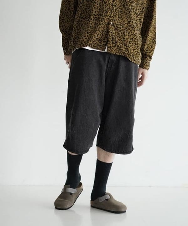 SUDOさんの「BEAMS WOMEN｜アニマルプリント カットオフ オープンカラーシャツ」を使ったコーディネート