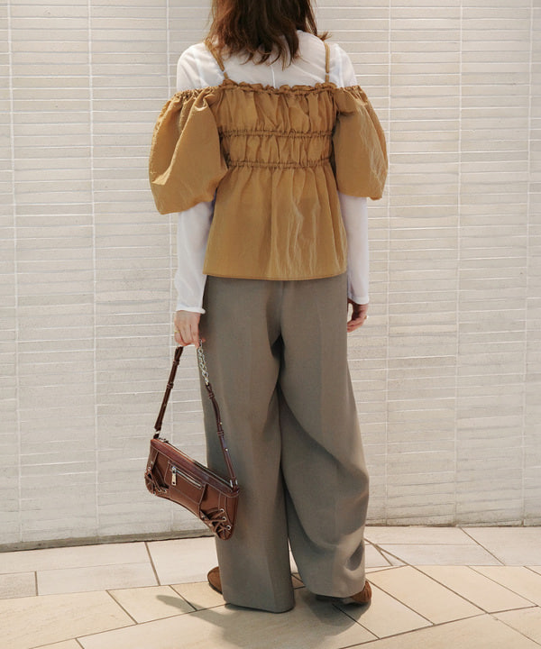 Joさんの「BEAMS WOMEN｜オフショルダー パフスリーブ ブラウス」を使ったコーディネート