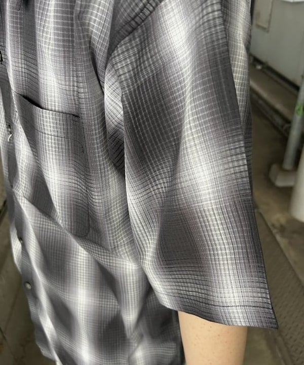 タマイユウトさんの「BEAMS WOMEN｜オンブレ チェック ルーズ シャツ」を使ったコーディネート