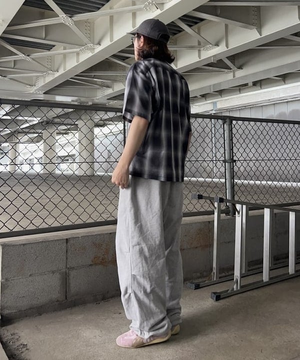 タマイユウトさんの「BEAMS WOMEN｜オンブレ チェック ルーズ シャツ」を使ったコーディネート