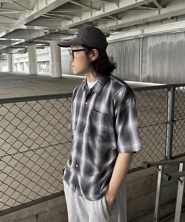 タマイユウトさんの「BEAMS WOMEN｜オンブレ チェック ルーズ シャツ」を使ったコーディネート