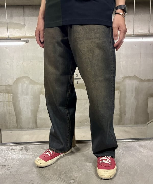 山下 勝利さんの「BEAMS WOMEN｜BEAMS / ワイドフィット デニムパンツ」を使ったコーディネート