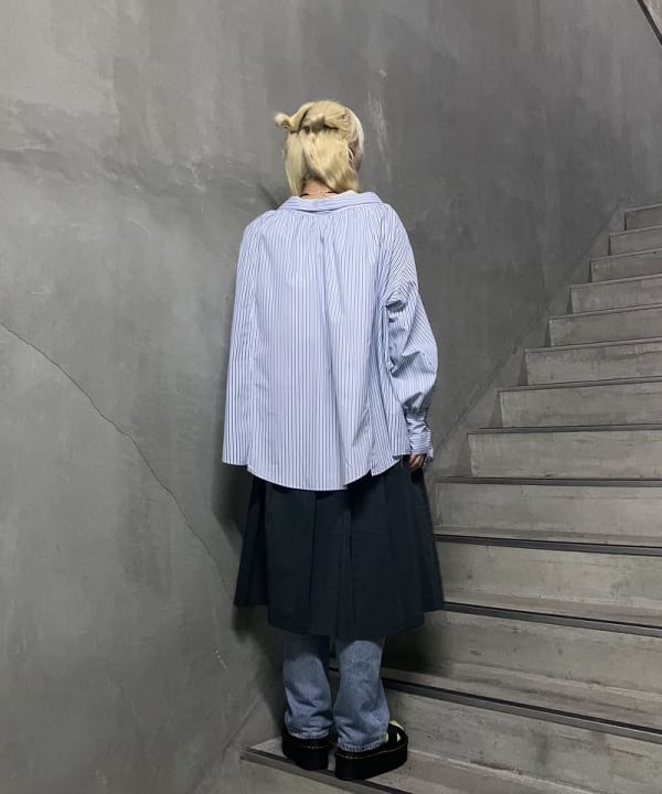 シマダリツコさんの「BEAMS WOMEN｜ラメ クロップド クルーネック Tシャツ」を使ったコーディネート