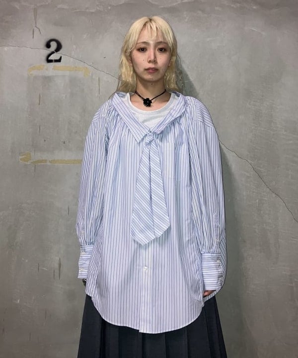 シマダリツコさんの「BEAMS WOMEN｜ラメ クロップド クルーネック Tシャツ」を使ったコーディネート